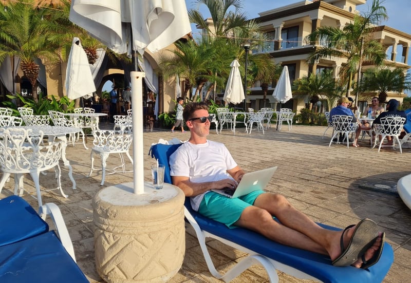 Digital_Nomad